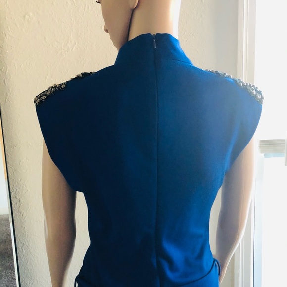Mini dress with black sequin shoulders 💙🖤 - Picture 6 of 10